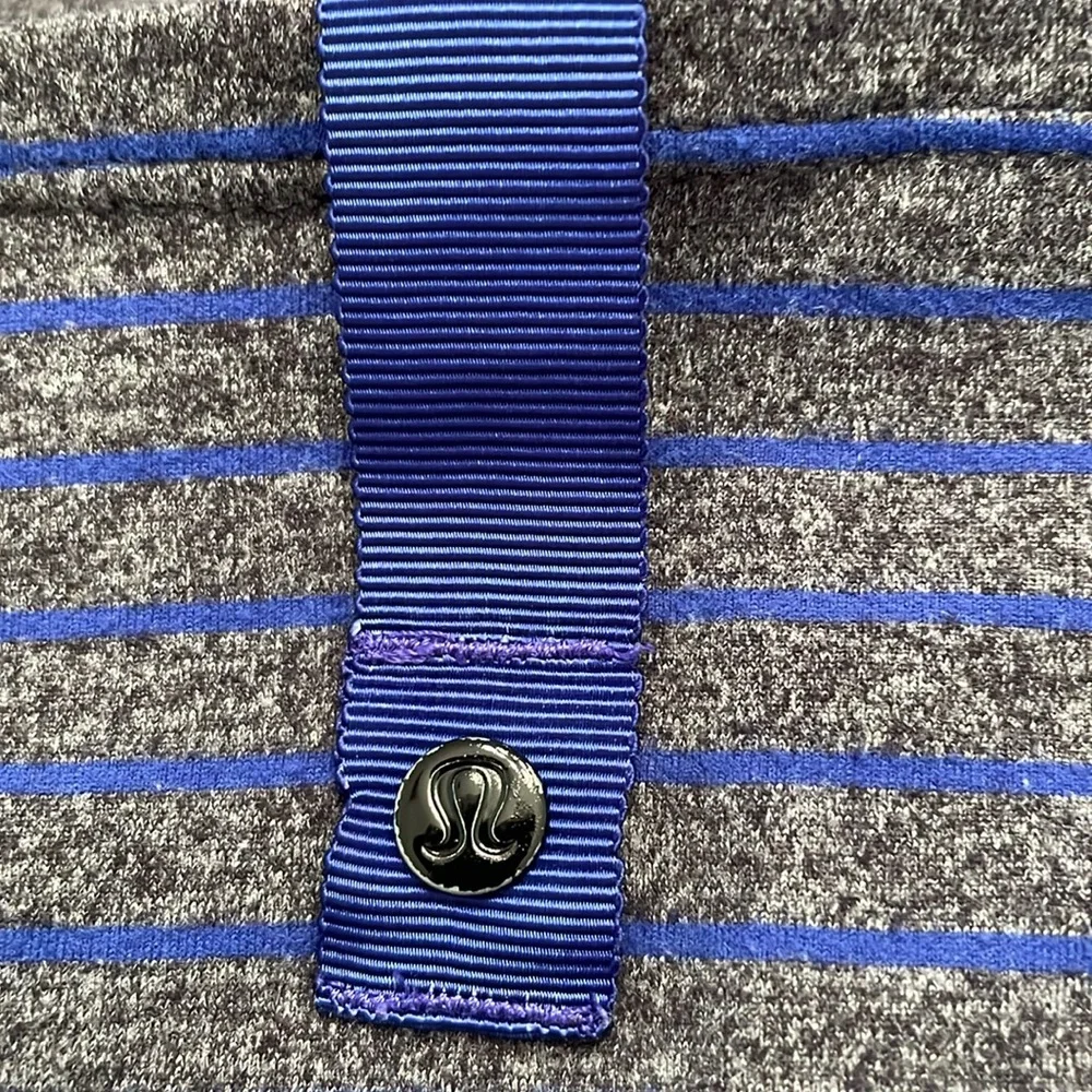 Lululemon Vinyasa Scarf wrap blue/gray 60x27” with snaps yoga travel